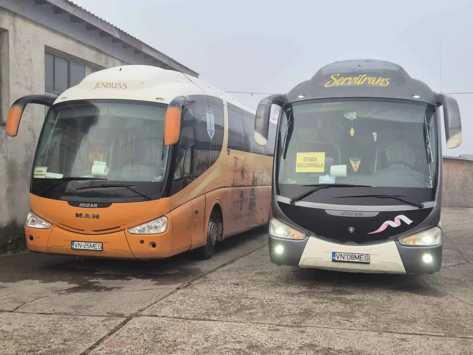 Flotă microbuze și autocare