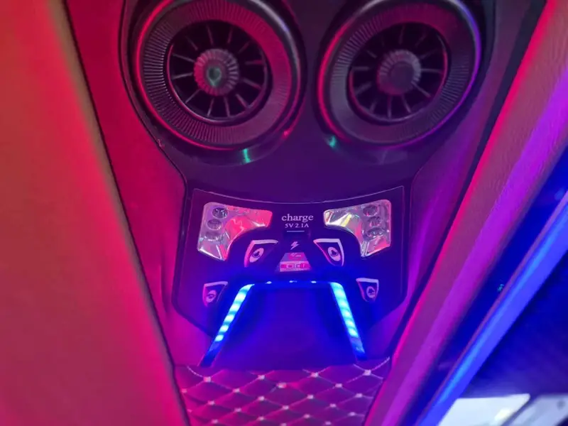 Confort la bord (încărcare telefon)